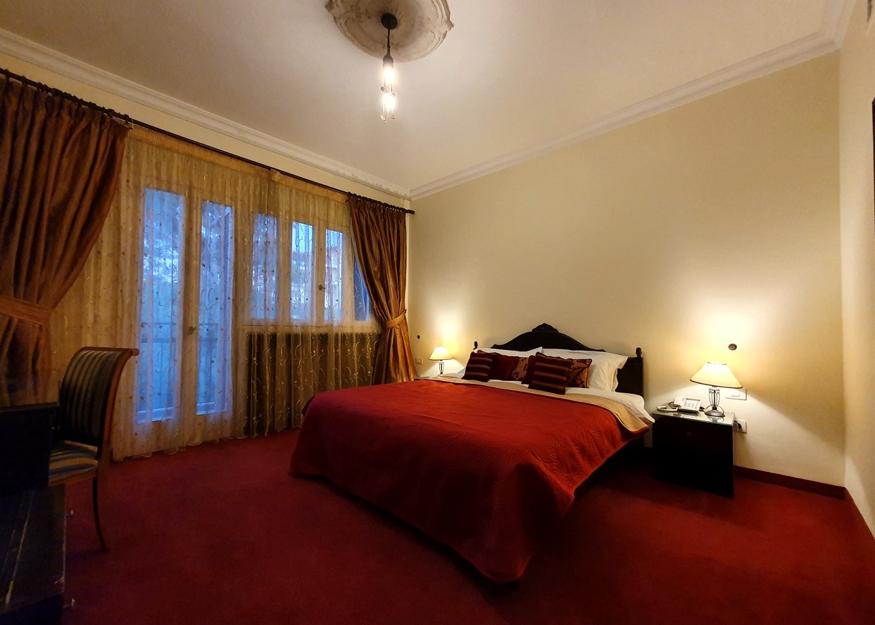 Chambre vue ville au Quartier Suisse Hotel